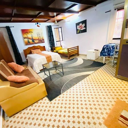 Villa Tenko Уагадугу Екстериор снимка