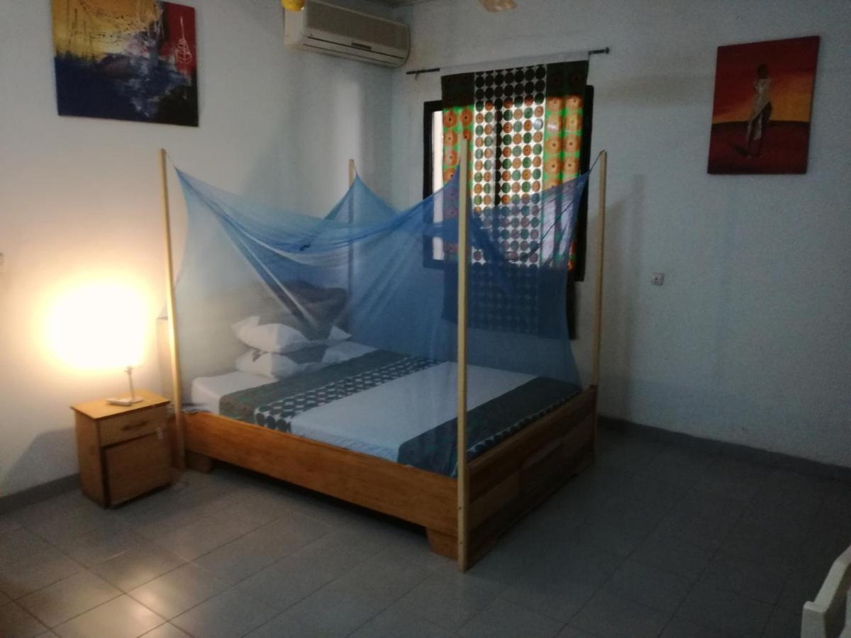 Villa Tenko Уагадугу Екстериор снимка